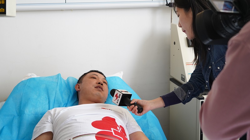 奉献大爱——这位帅气的年轻警察，靓了！9.jpg