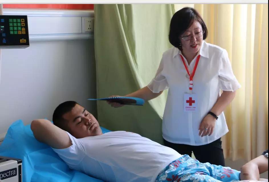 大善当道 百炼钢化为绕指柔 ----我省第79例造血干细胞捐献者王宏4.jpg
